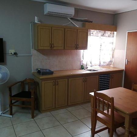 Midway Overnight Rooms Kimberley Extérieur photo