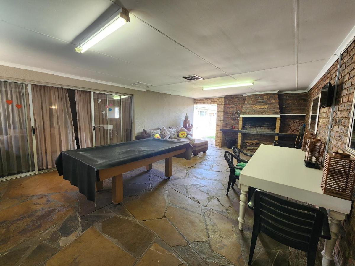 Midway Overnight Rooms Kimberley Extérieur photo